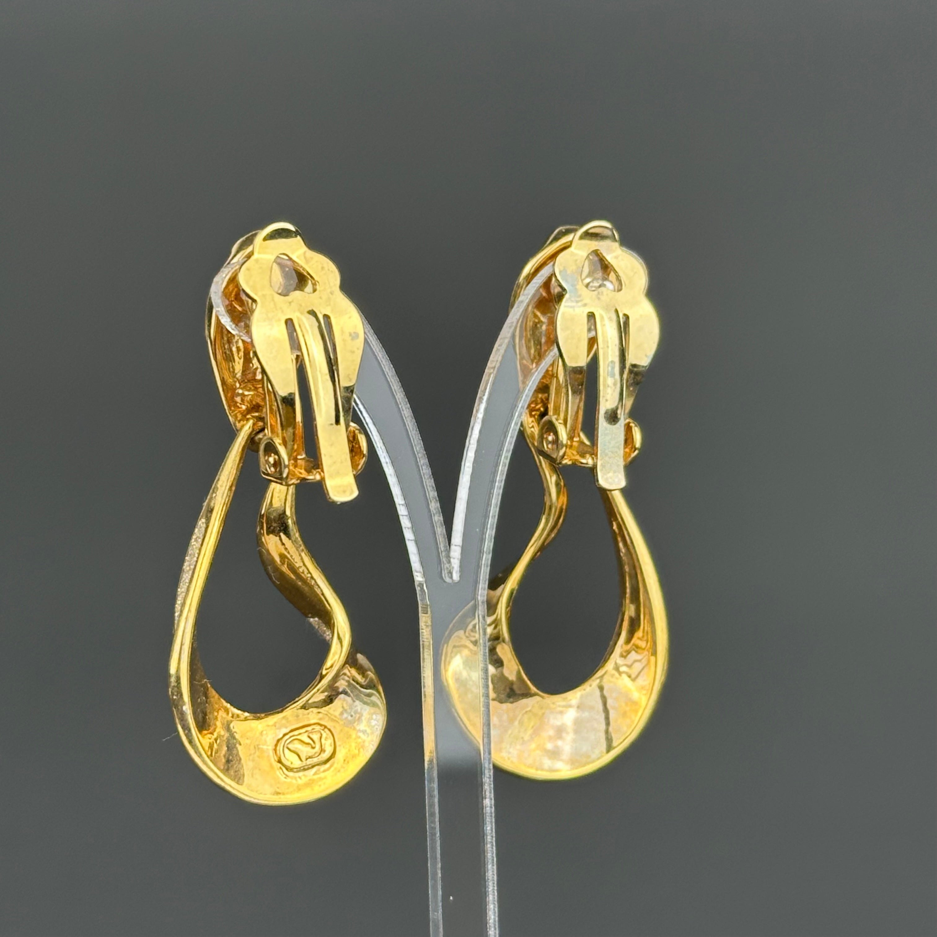 Vintage Dolphin Ore dangle drop clip-on earrings