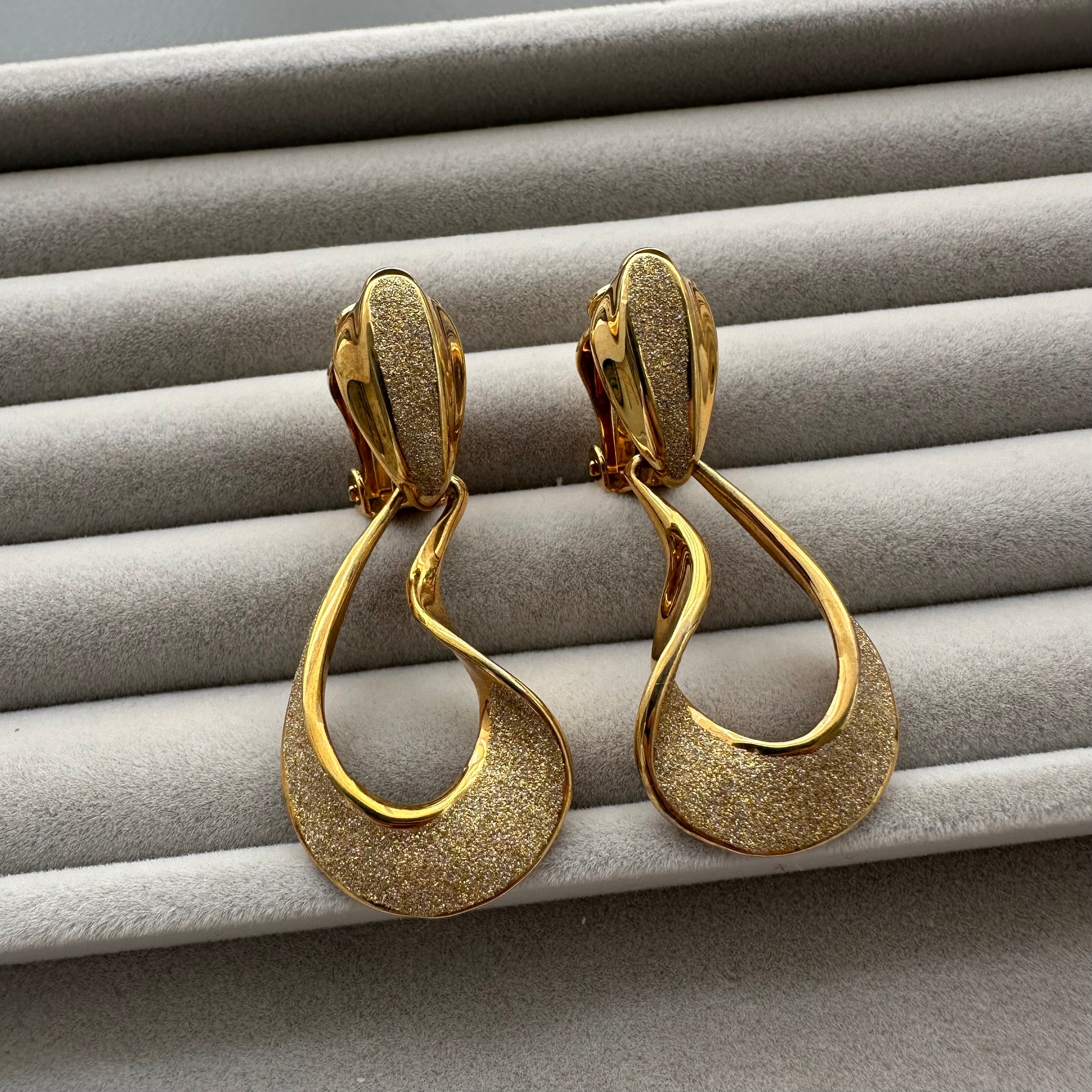 Vintage Dolphin Ore dangle drop clip-on earrings