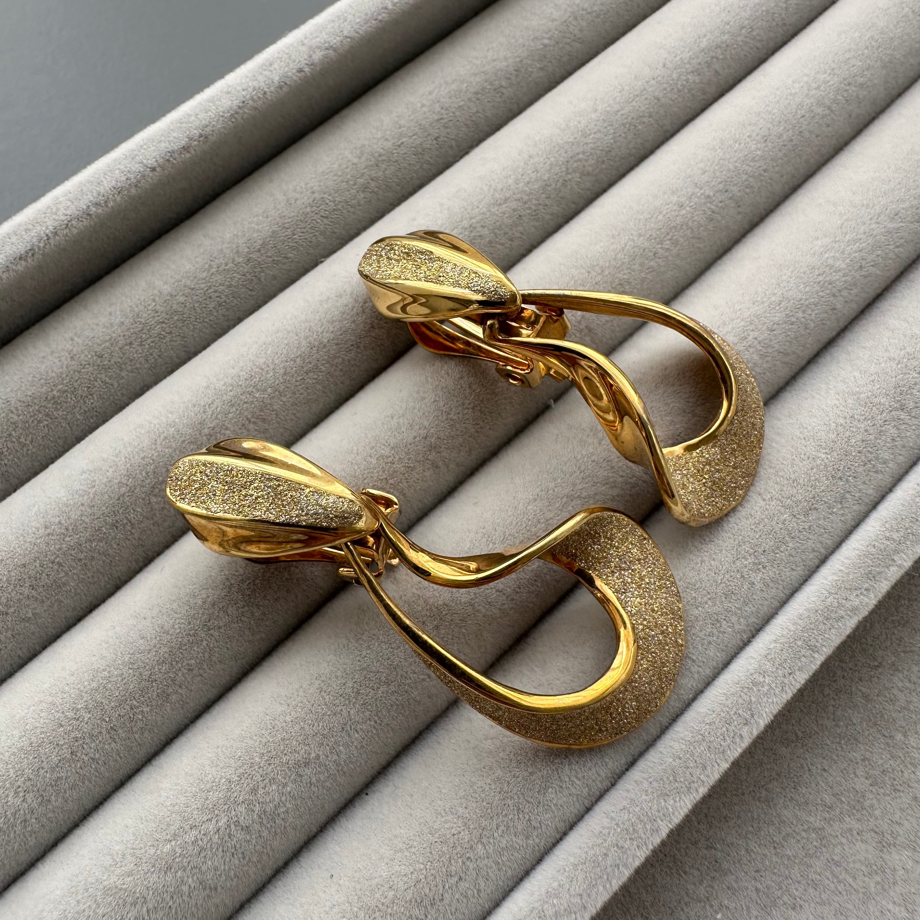 Vintage Dolphin Ore dangle drop clip-on earrings