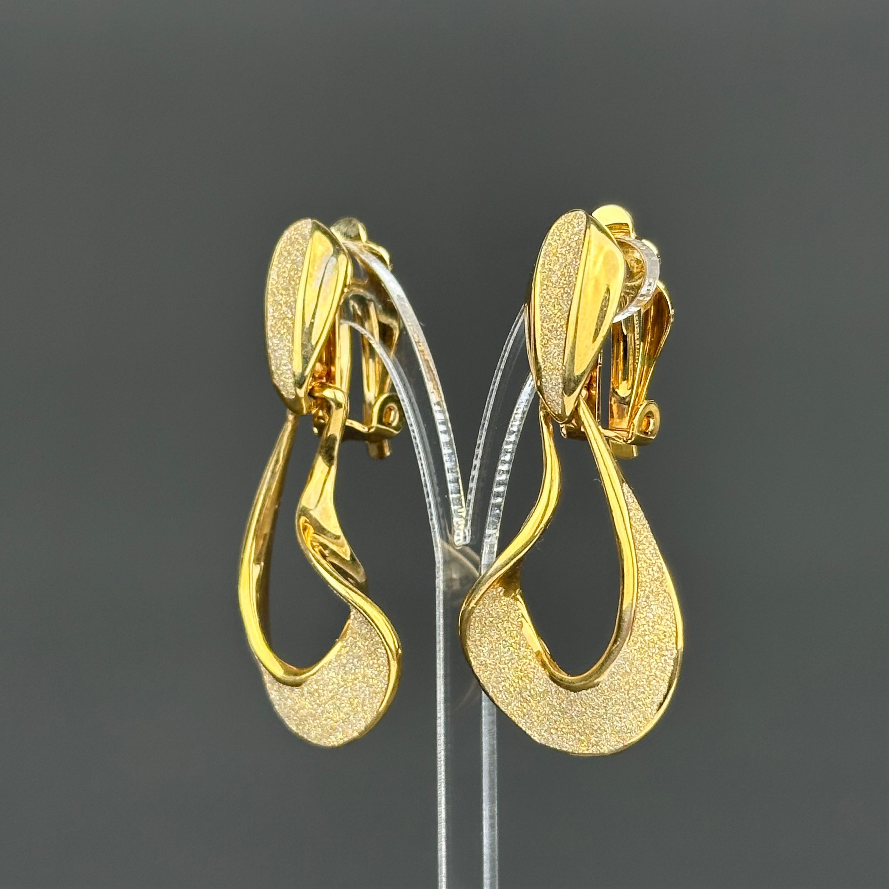 Vintage Dolphin Ore dangle drop clip-on earrings