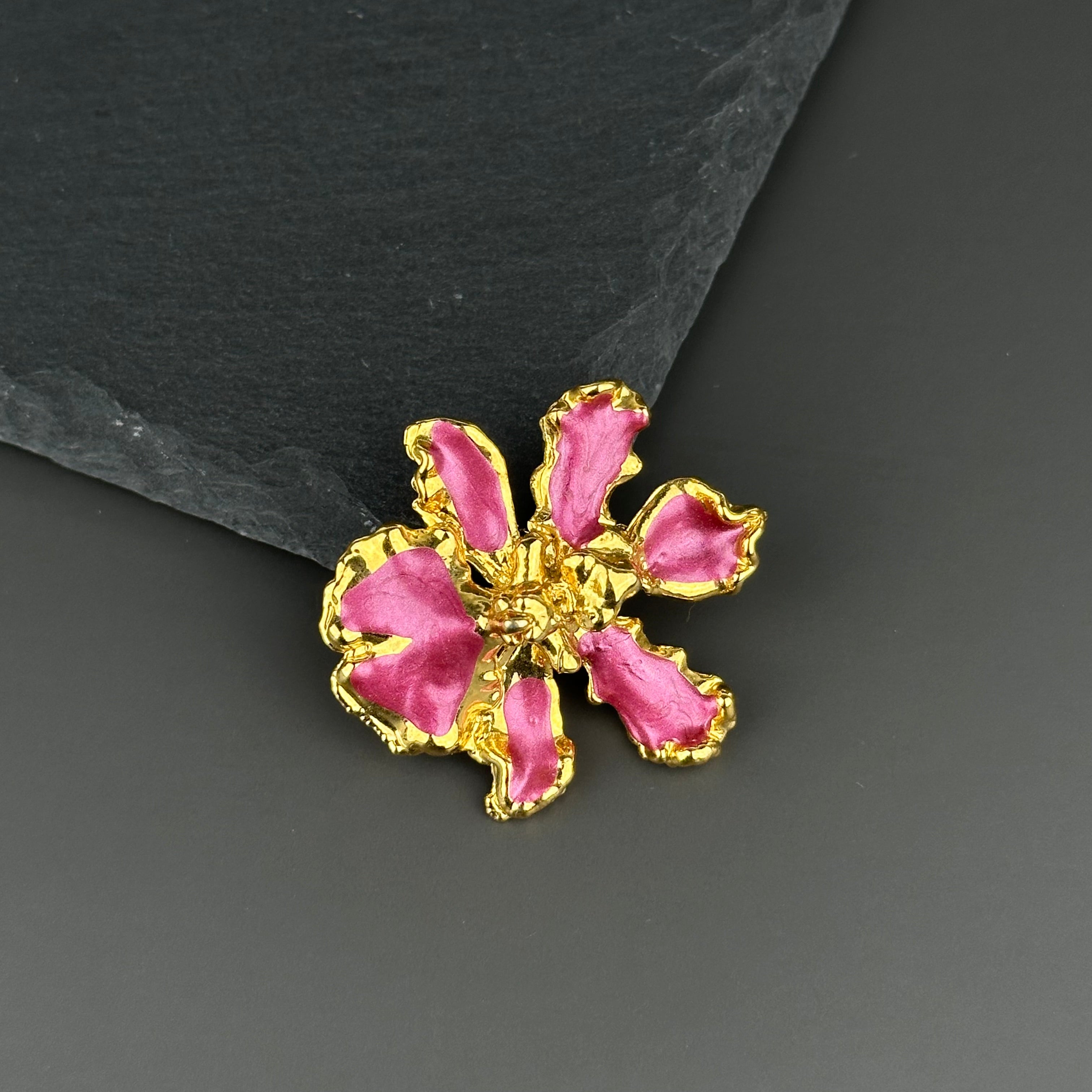 Vintage gold-tone and pink enamel flower brooch pendant