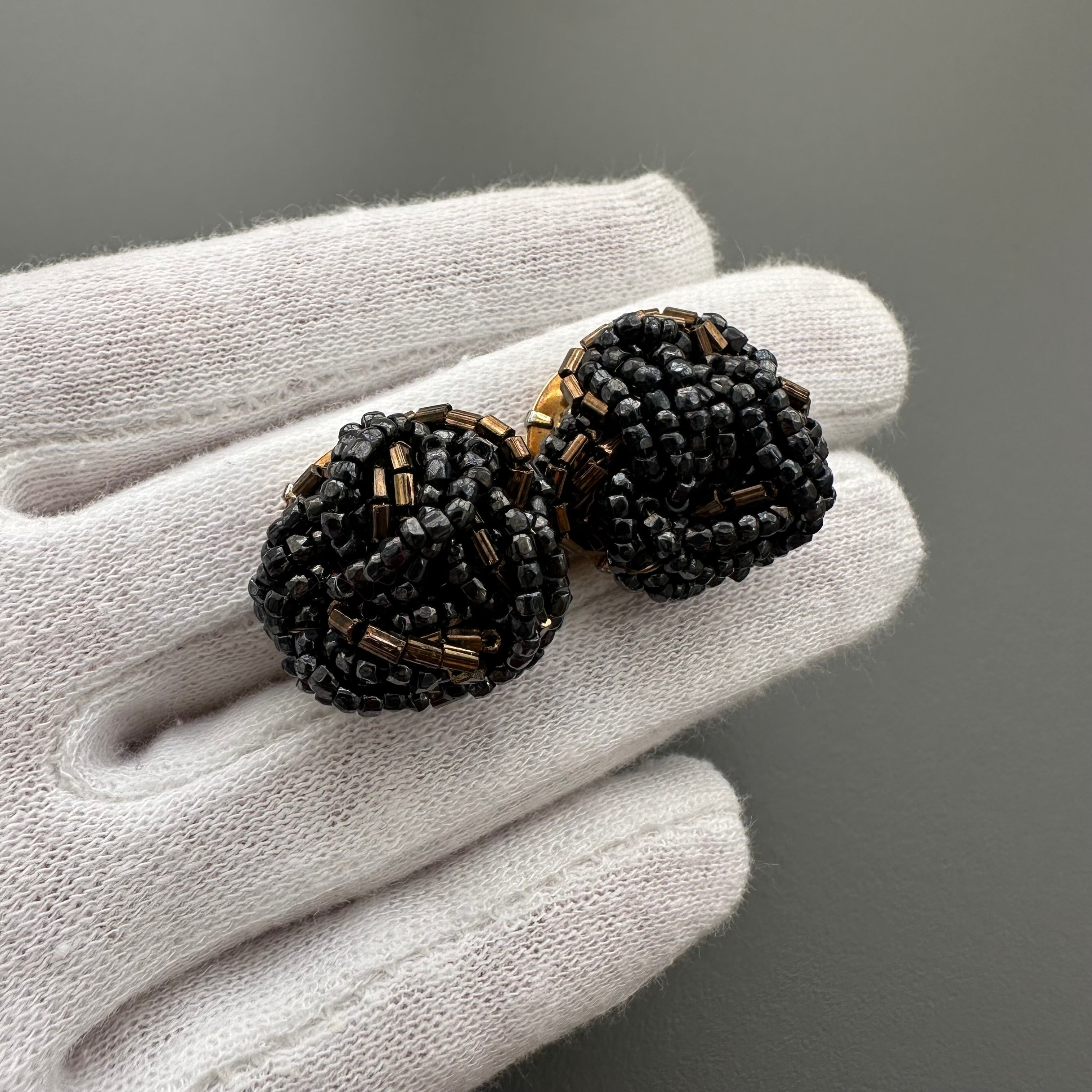 Vintage black & brown glass seed beads clip-on earrings