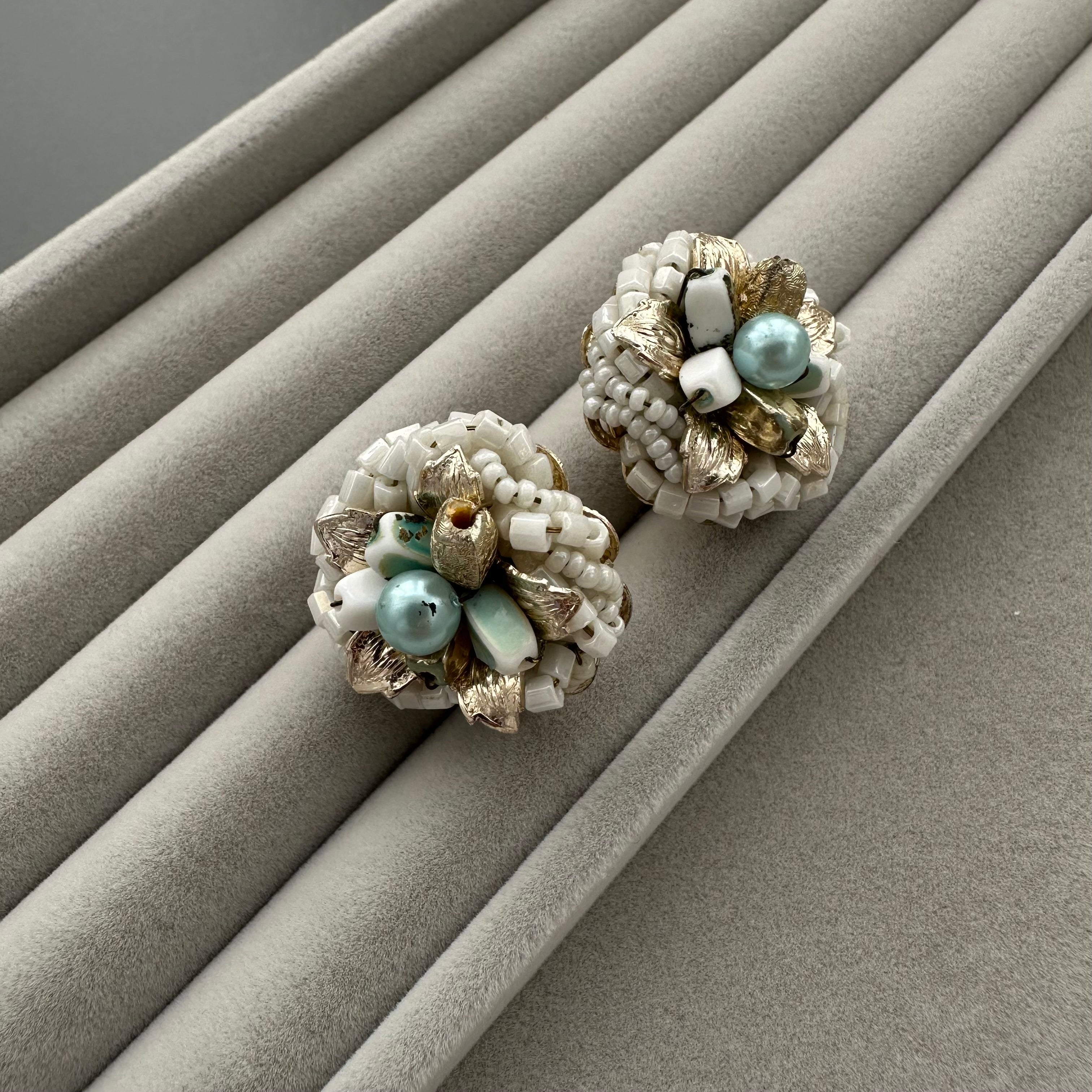 Vintage Japan Ivory & gold beaded clip on earrings