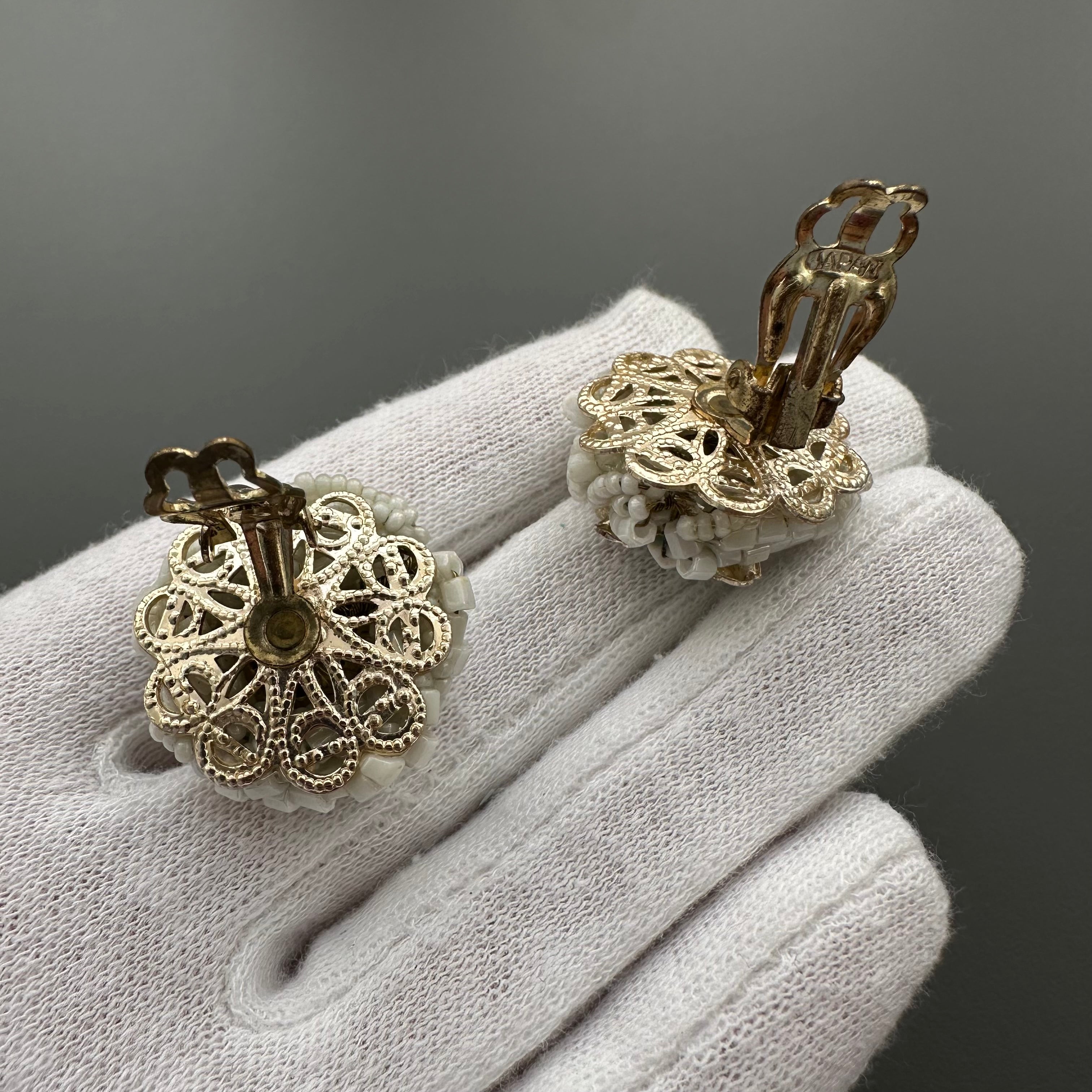 Vintage Japan Ivory & gold beaded clip on earrings