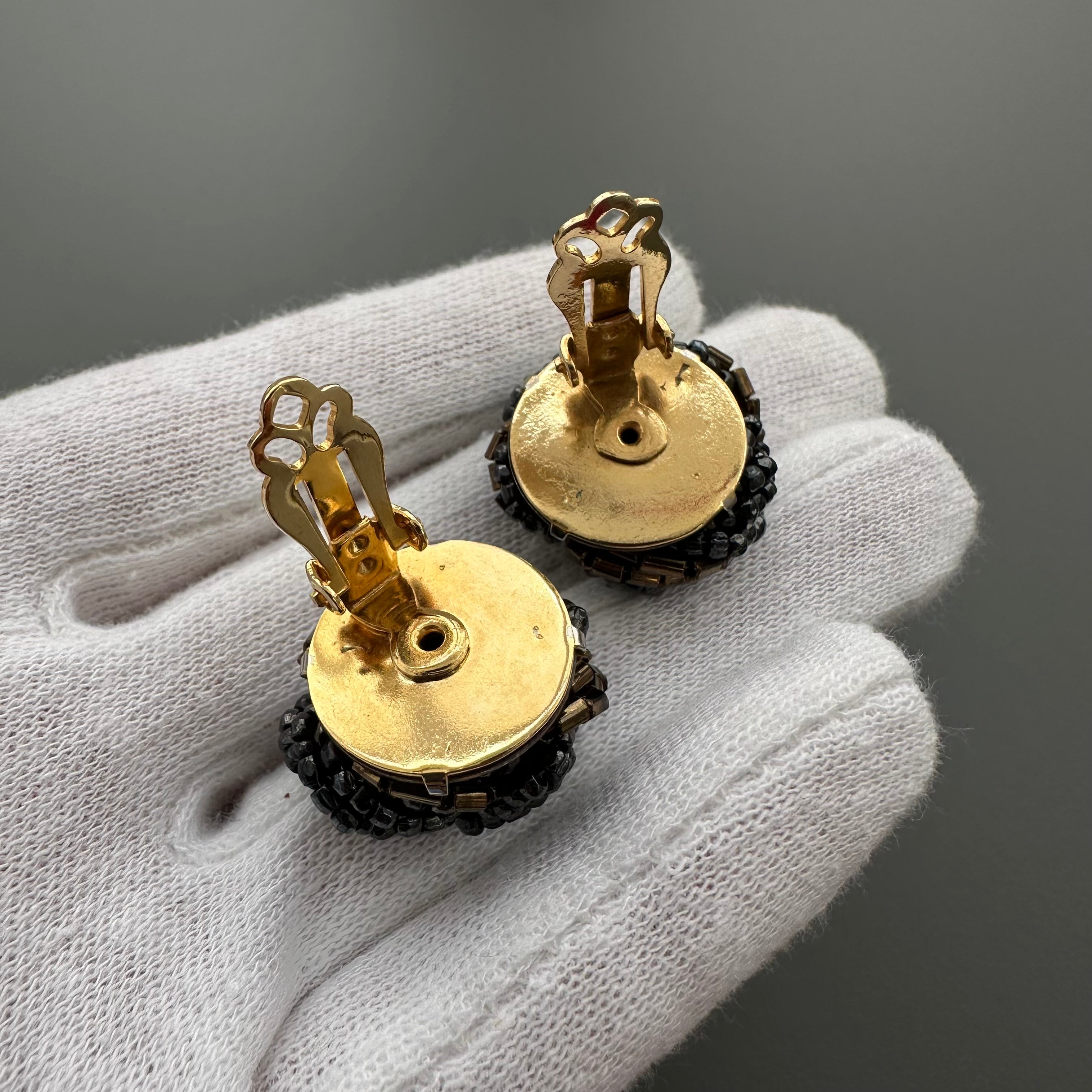 Vintage black & brown glass seed beads clip-on earrings