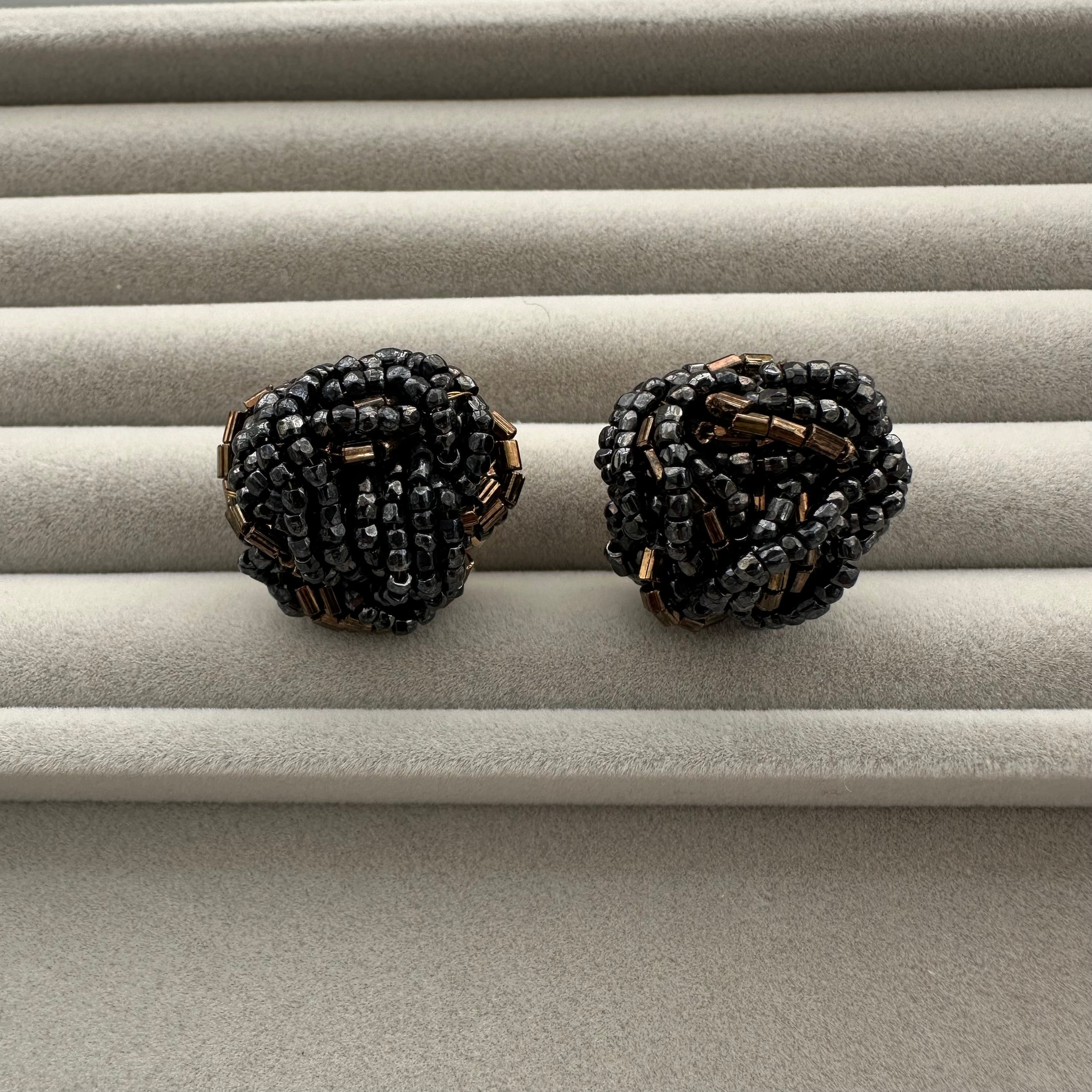 Vintage black & brown glass seed beads clip-on earrings