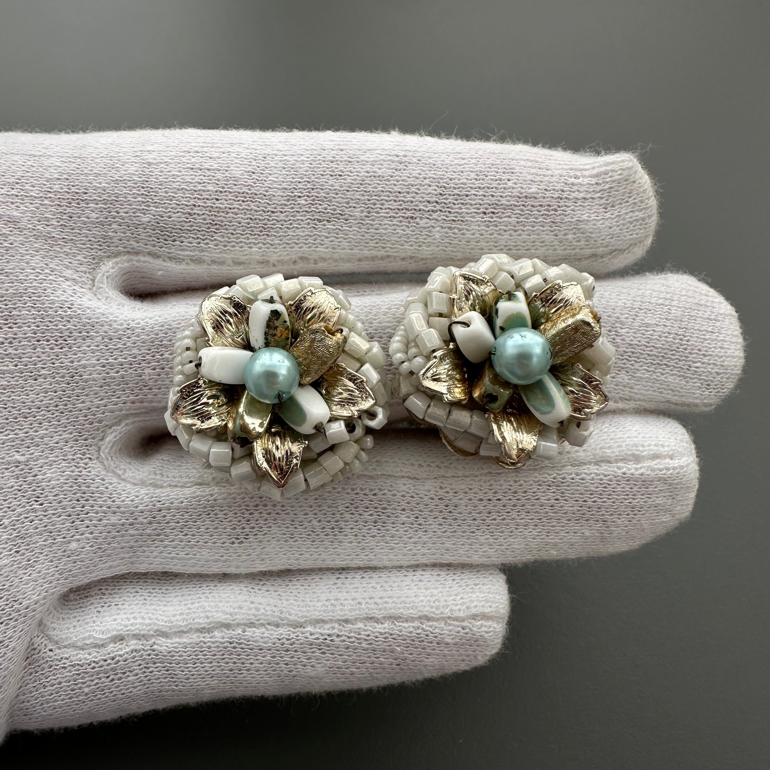 Vintage Japan Ivory & gold beaded clip on earrings