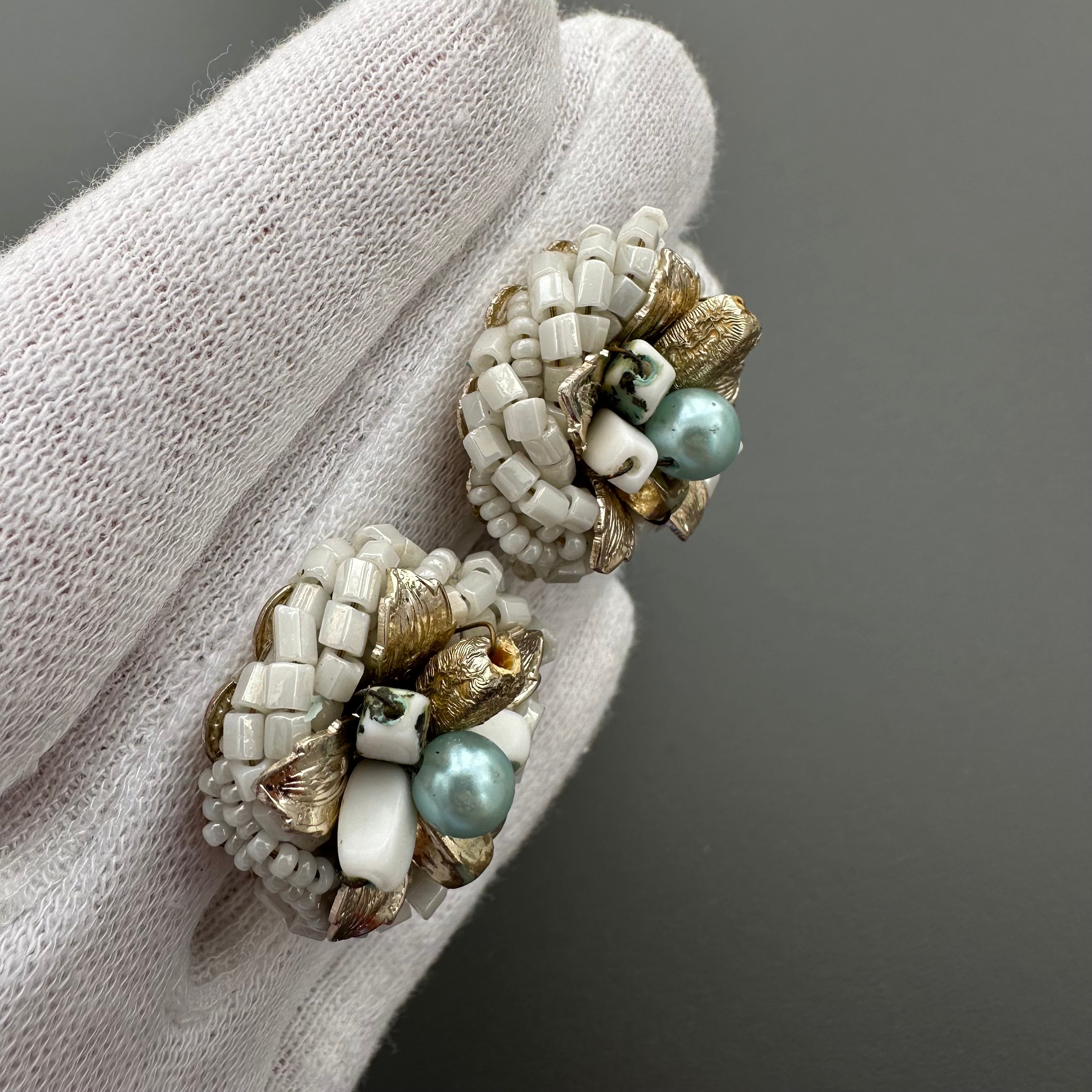 Vintage Japan Ivory & gold beaded clip on earrings