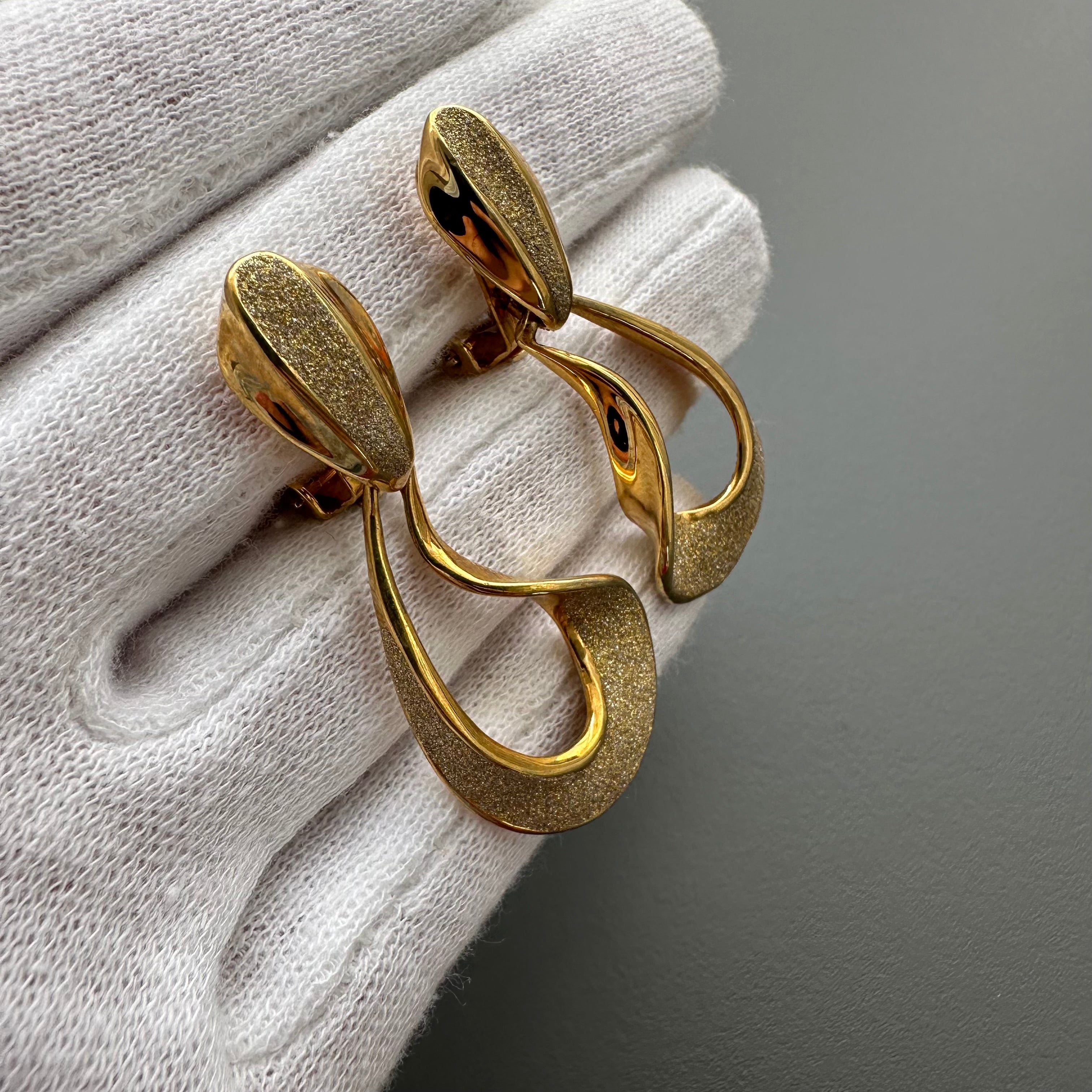Vintage Dolphin Ore dangle drop clip-on earrings
