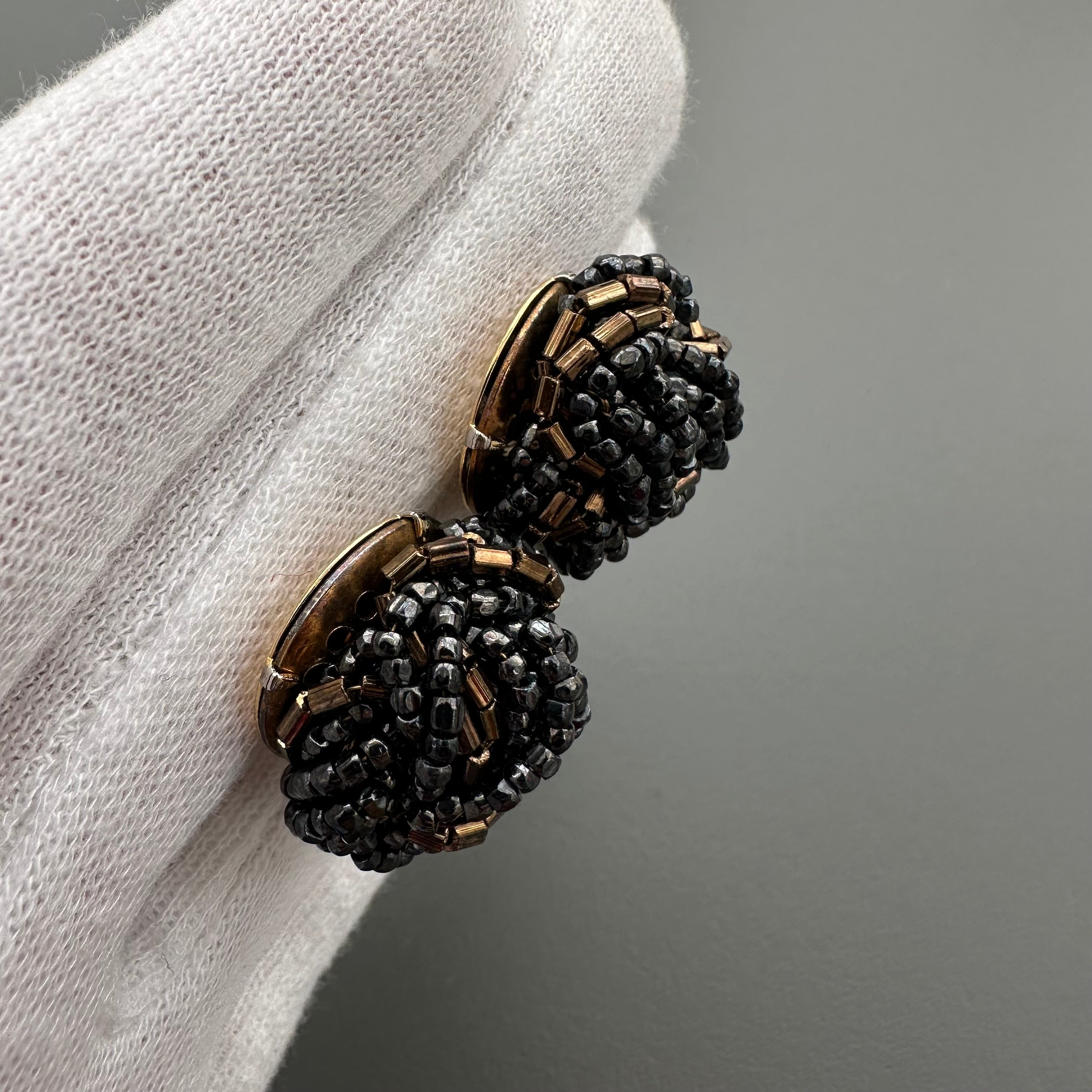 Vintage black & brown glass seed beads clip-on earrings