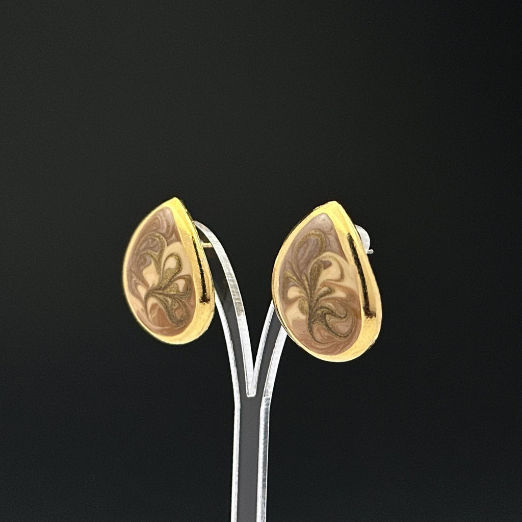 Vintage gold tone and beige swirl enamel teardrop earrings