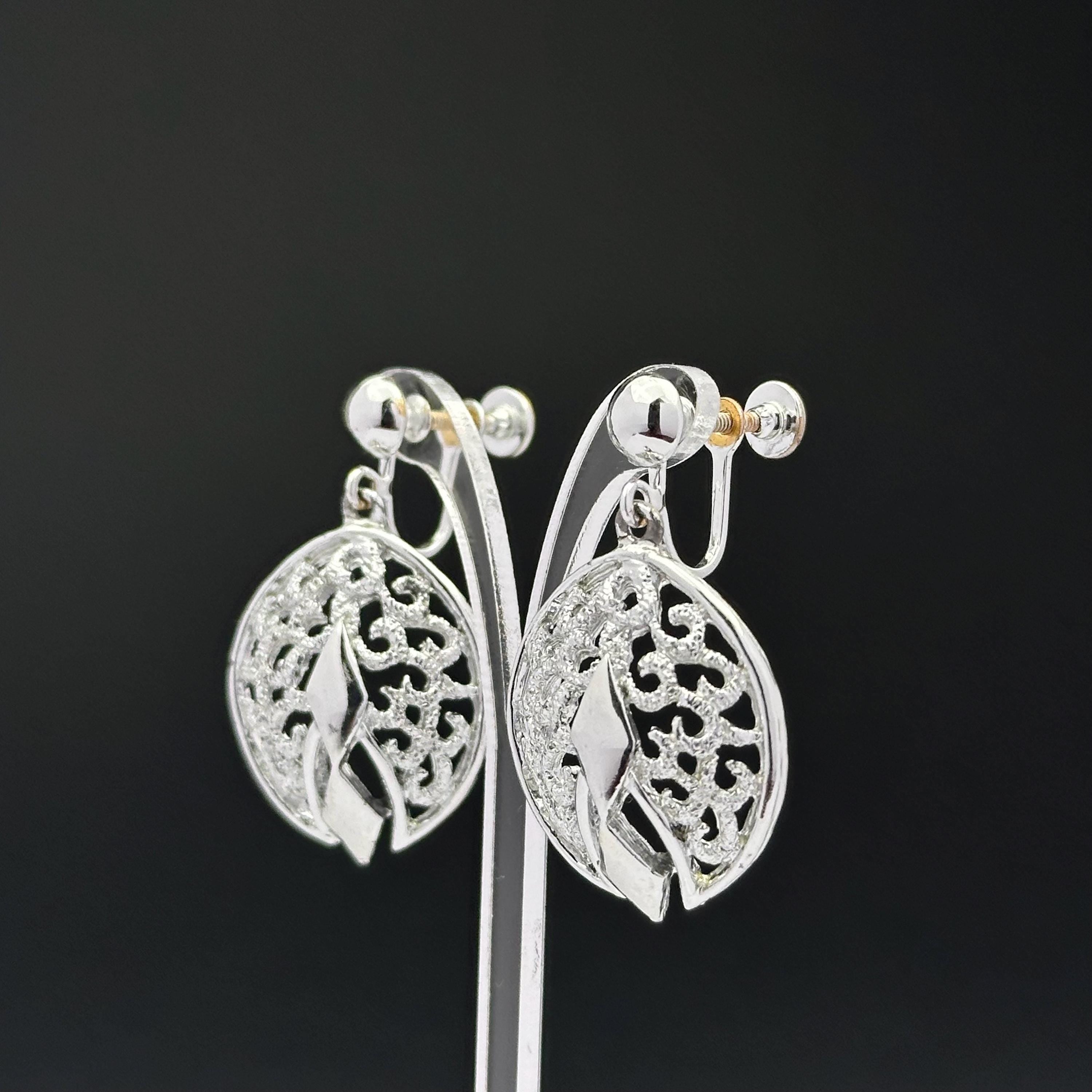 Vintage silver tone filigree dangle screw back earrings