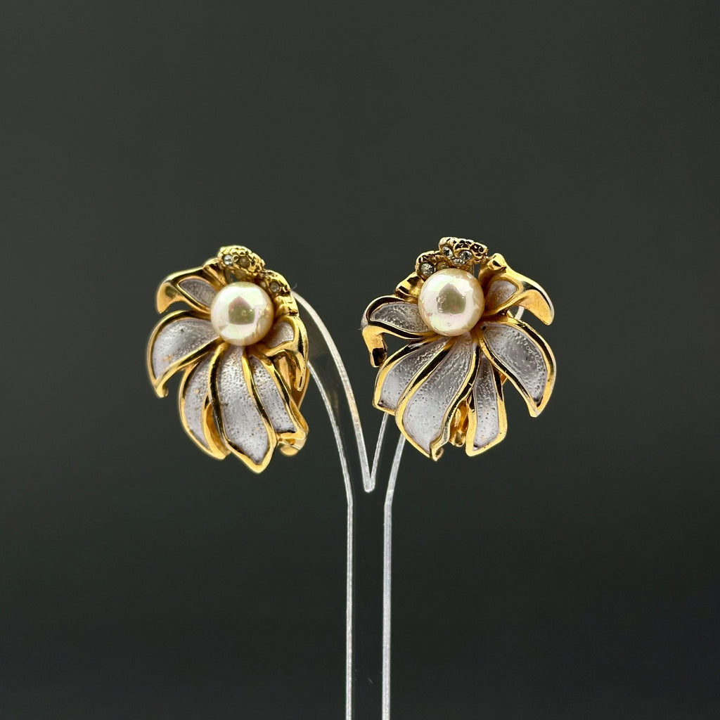 Vintage Dolphin Ore cold-tone and faux pearl flower clip-on earrings