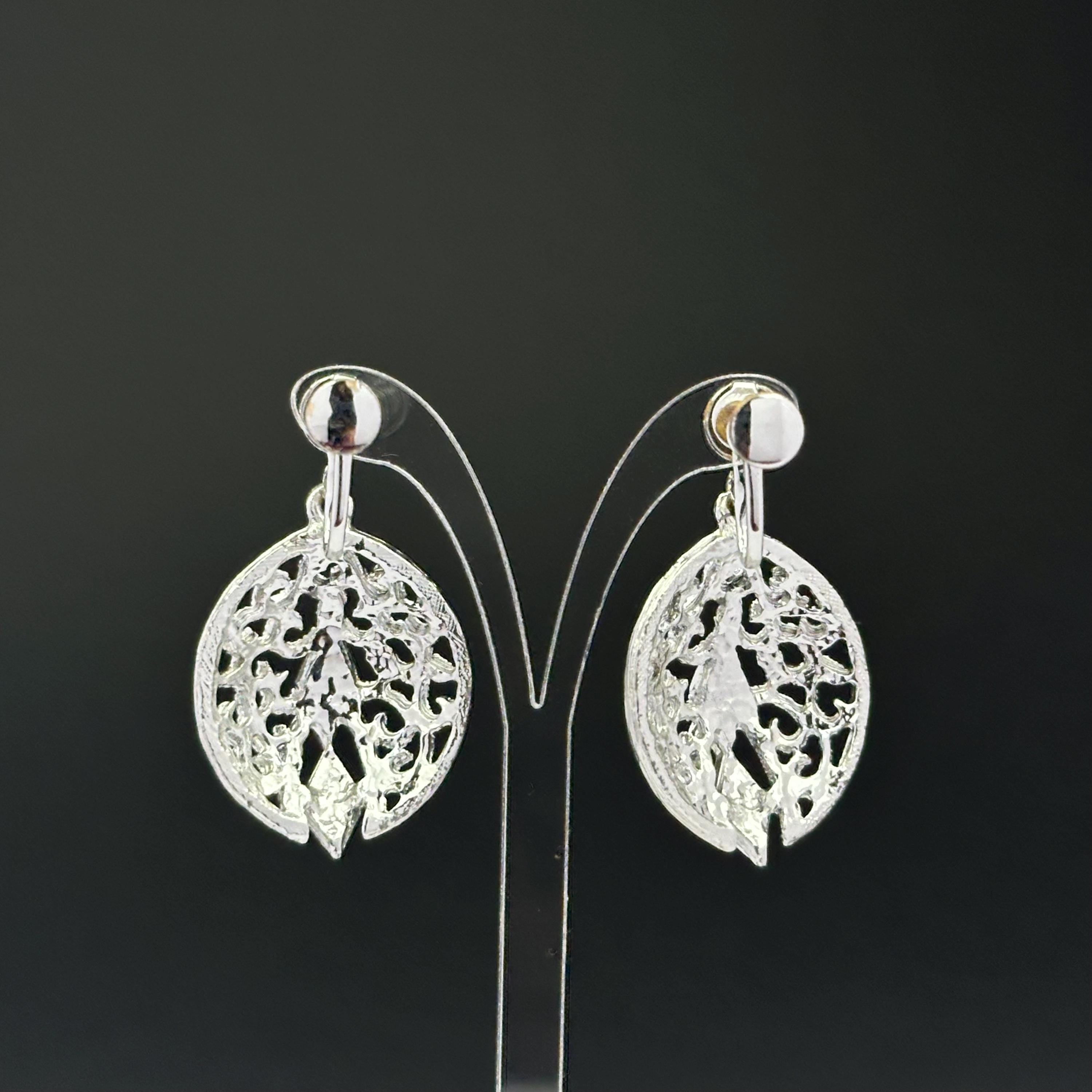 Vintage silver tone filigree dangle screw back earrings
