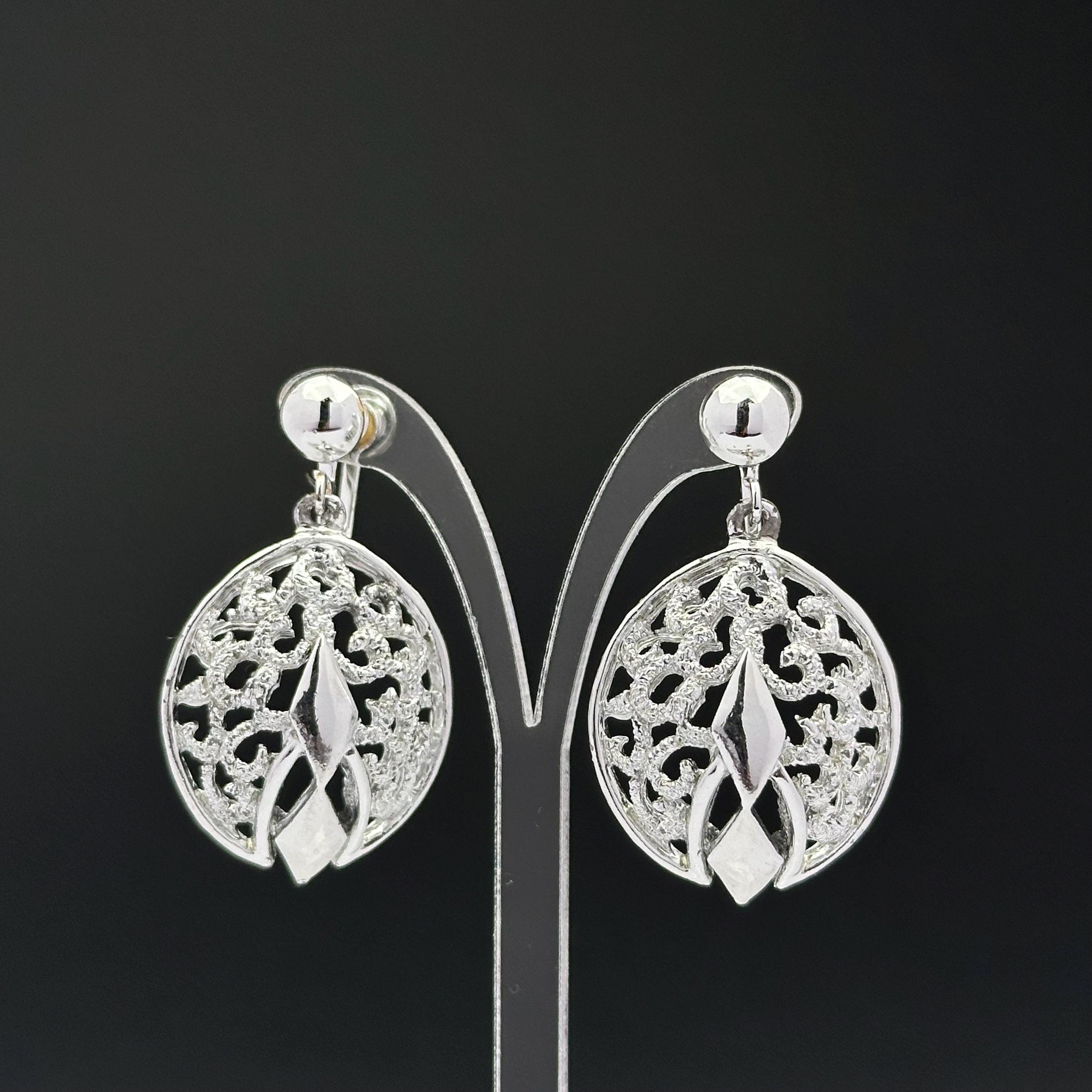 Vintage silver tone filigree dangle screw back earrings