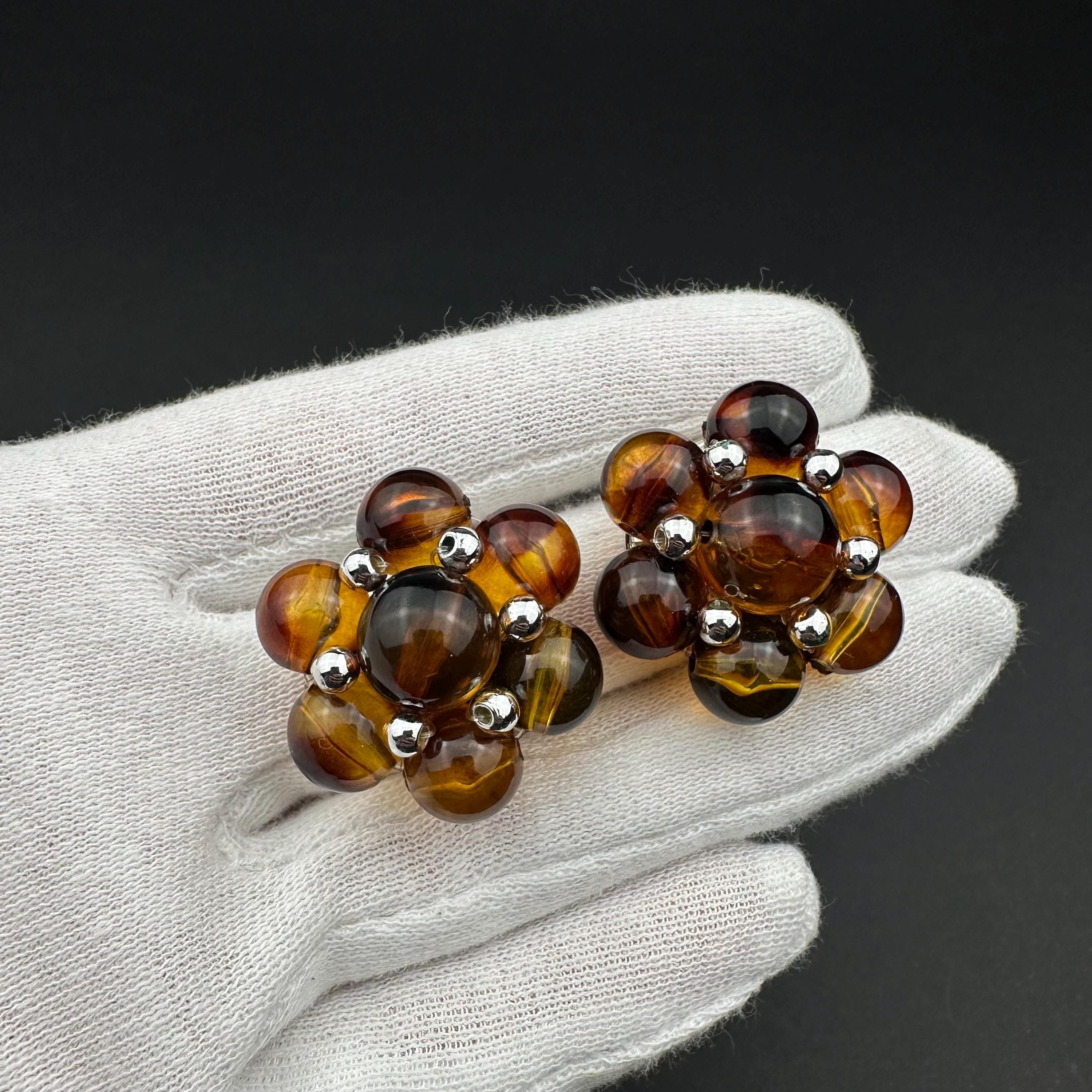 Vintage brown plastic beads clip-on earrings, Retro flower cluster earrings, 1960s statement jewelry