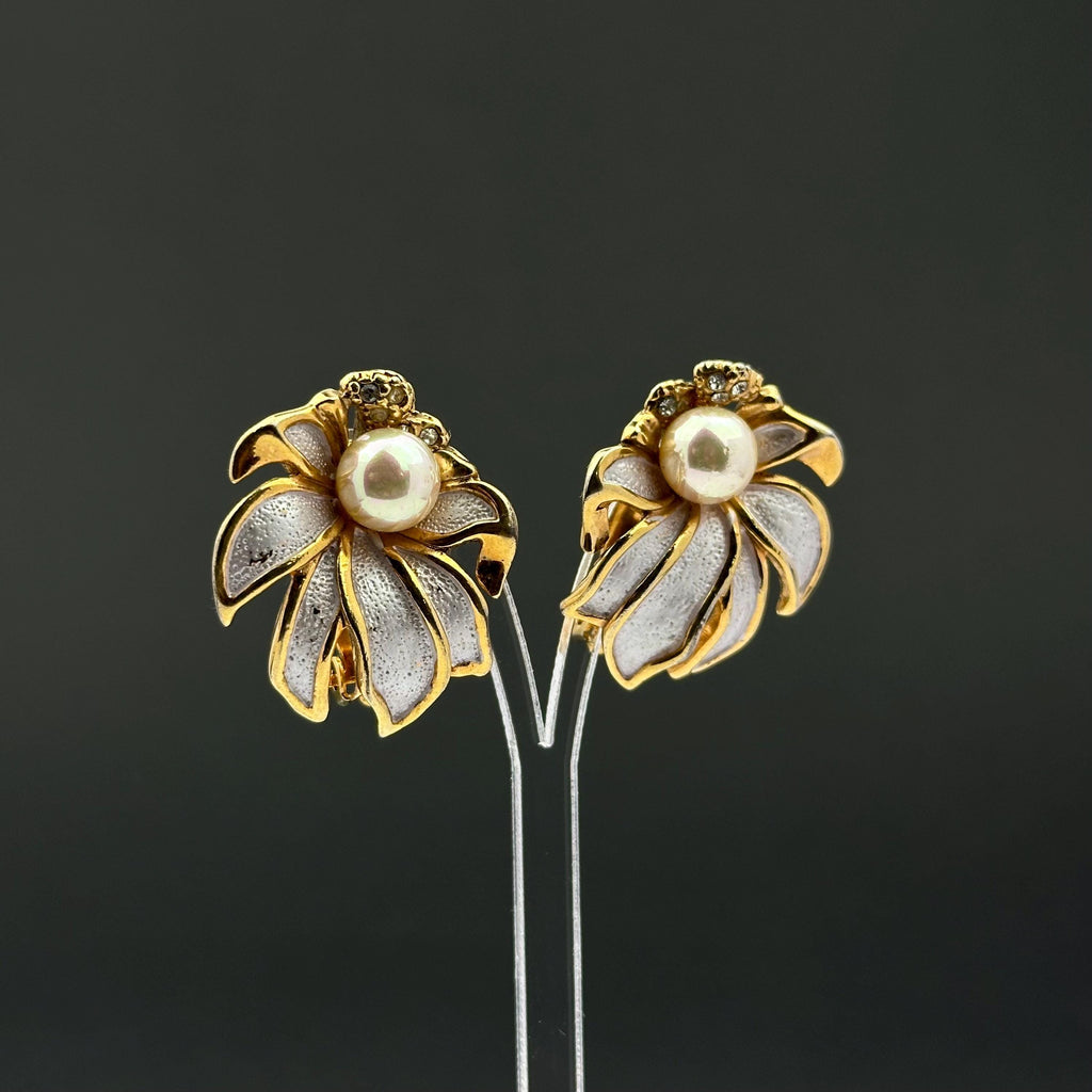 Vintage Dolphin Ore cold-tone and faux pearl flower clip-on earrings
