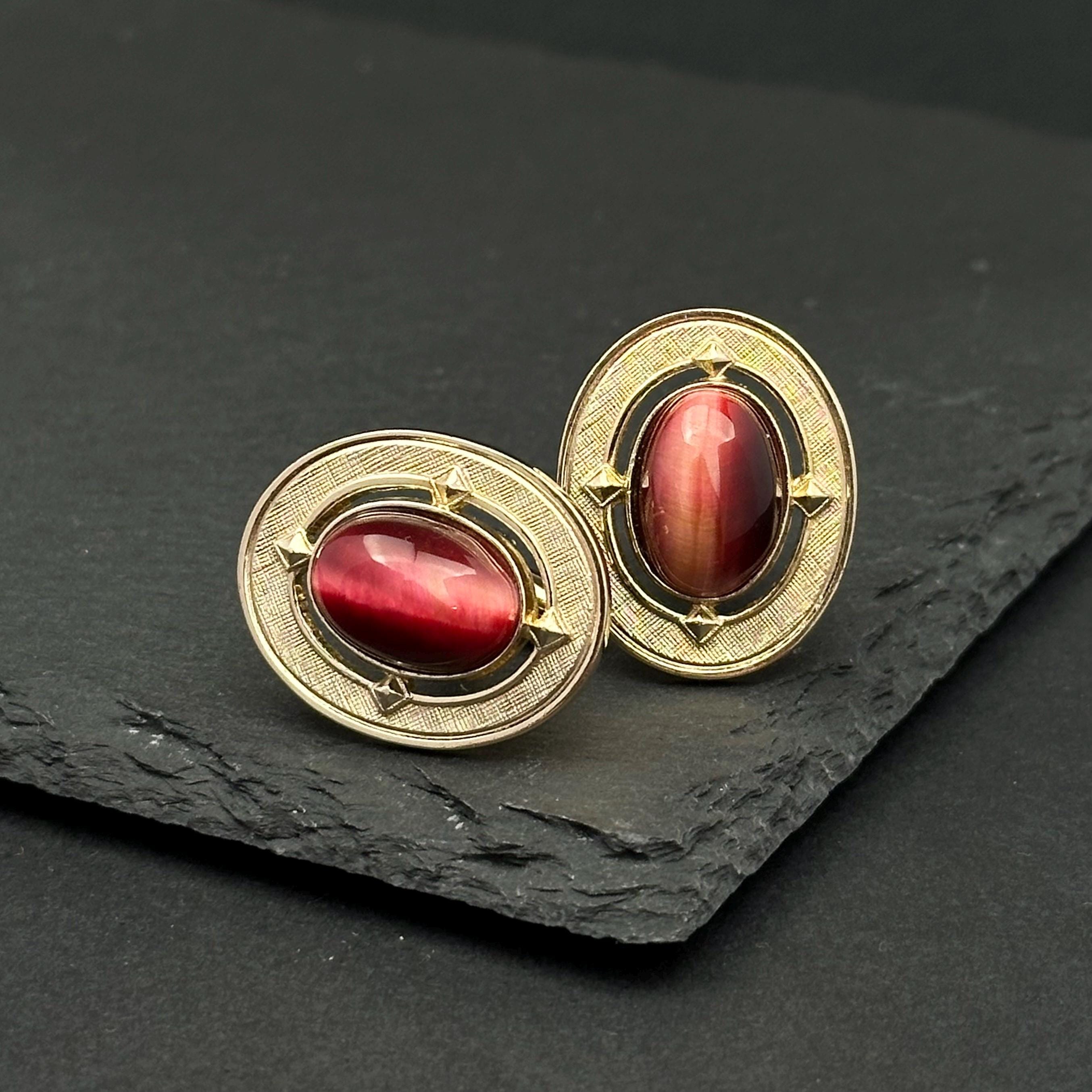 Vintage Dante gold-tone and red cat’s rye cabochons cufflinks