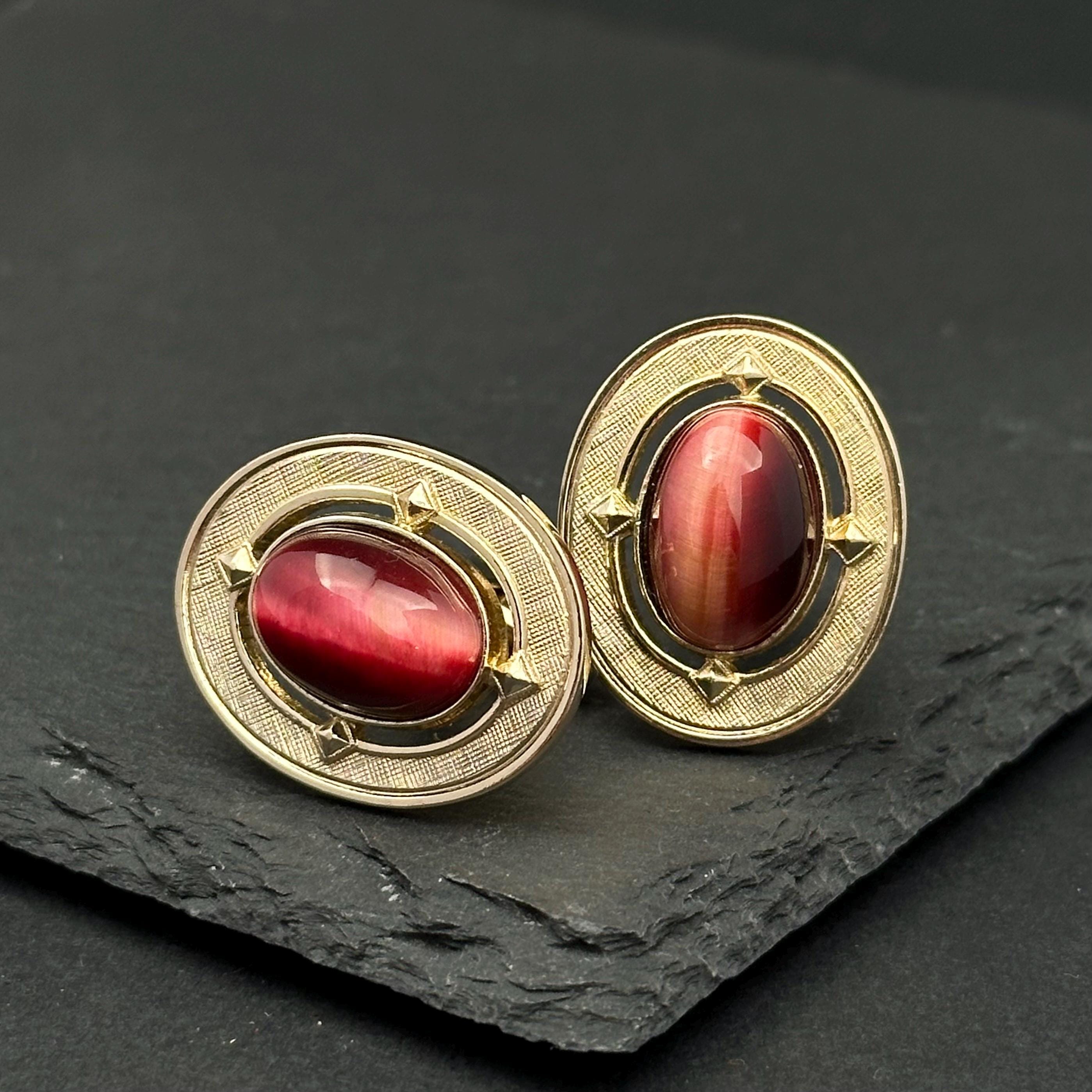 Vintage Dante gold-tone and red cat’s rye cabochons cufflinks