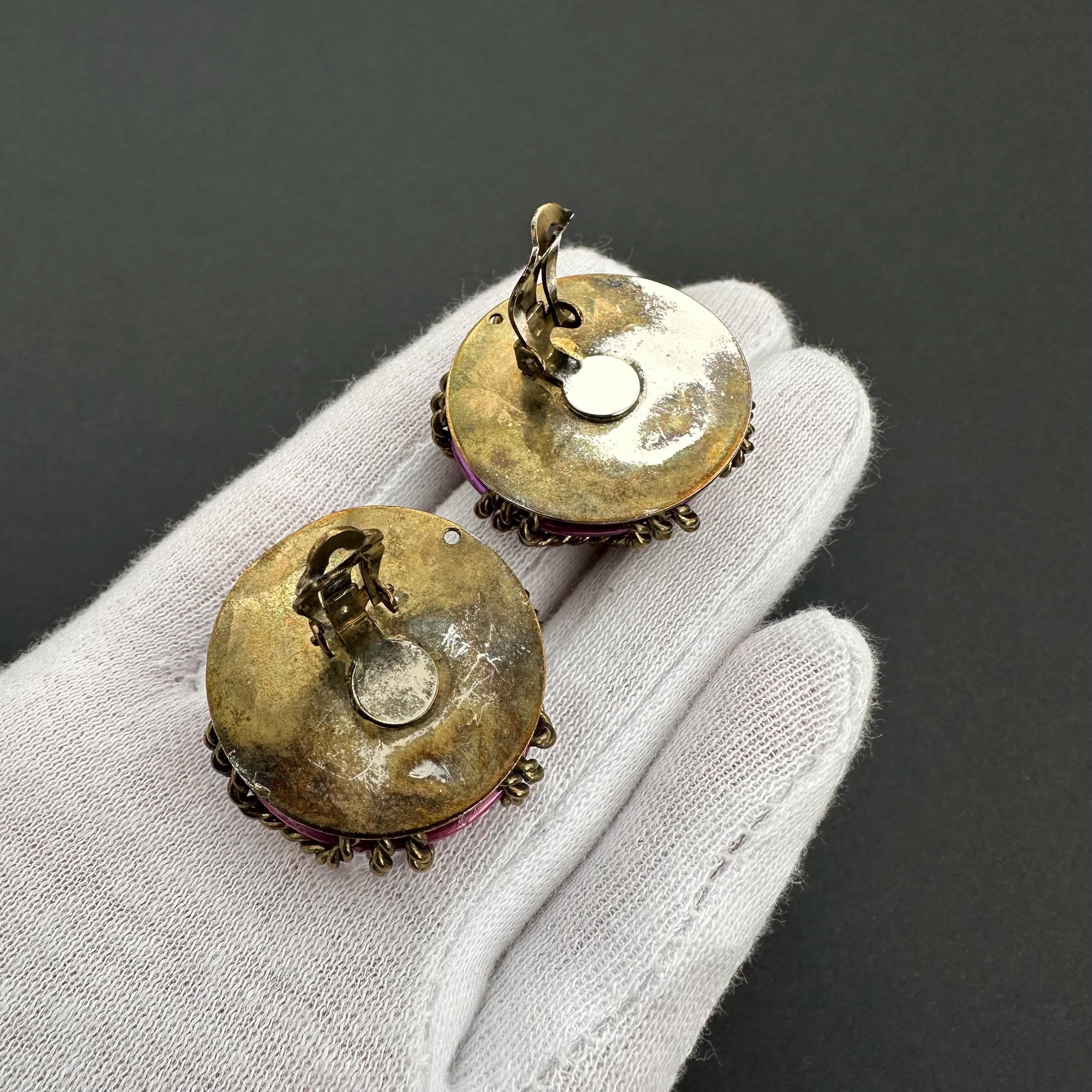 Vintage brass tone and fuchsia pink statement clip-on earrings