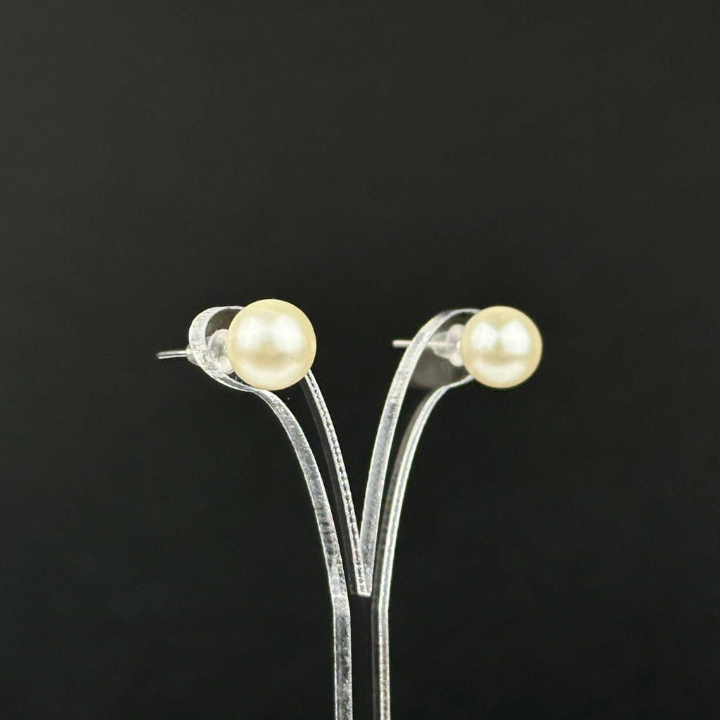 Vintage faux pearl dellicat earrings