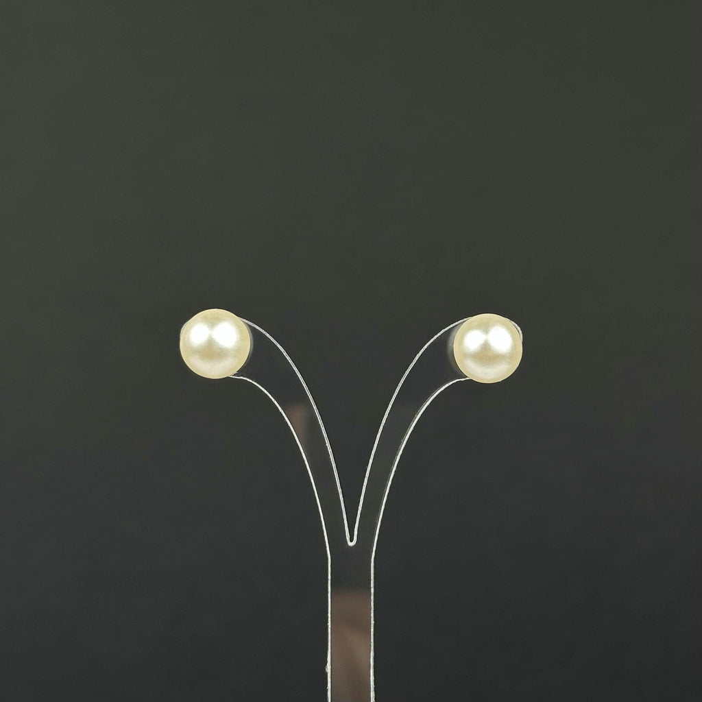 Vintage faux pearl dellicat earrings