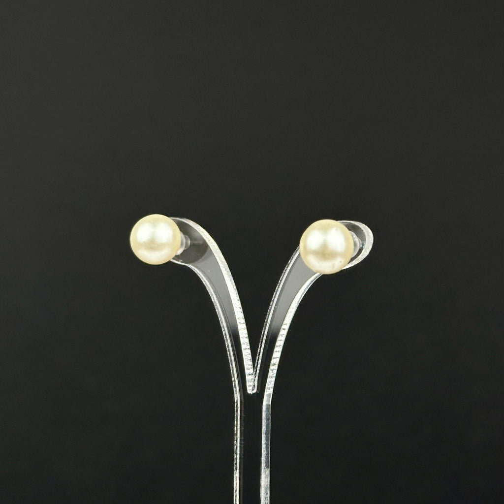 Vintage faux pearl dellicat earrings
