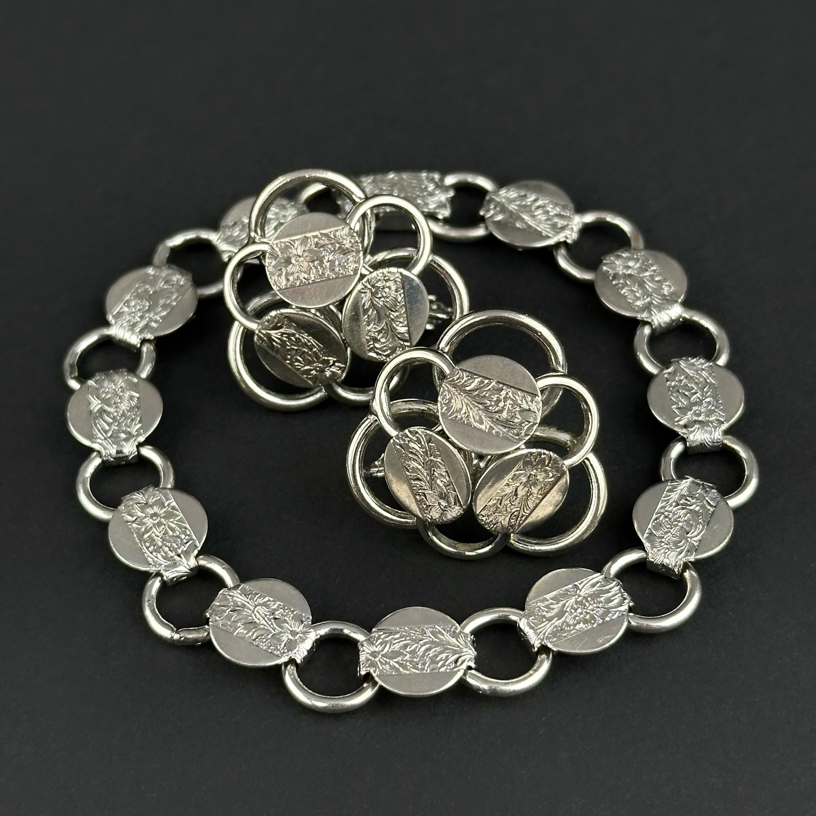 Vintage Sarah Coventry silver tone jewelry set