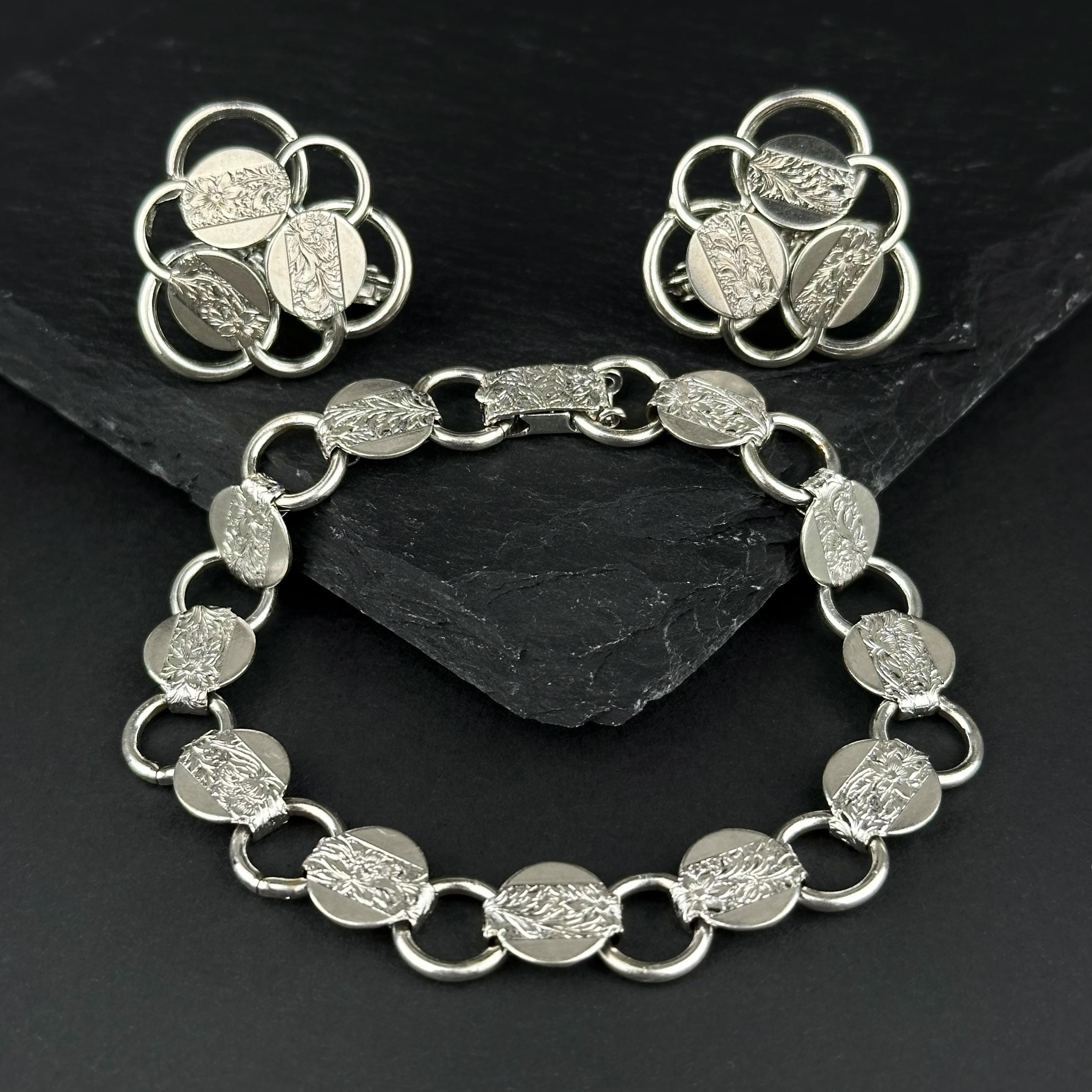 Vintage Sarah Coventry silver tone jewelry set